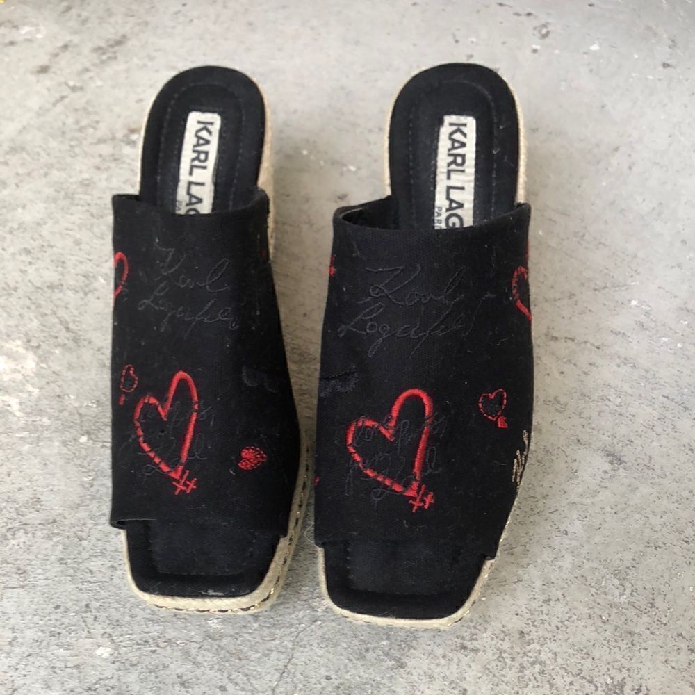 Karl Lagerfeld Corissa Embroidered wedge